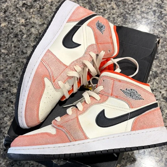 Nike Kids Sneakers - Red and Cream - Picture 11 of 16